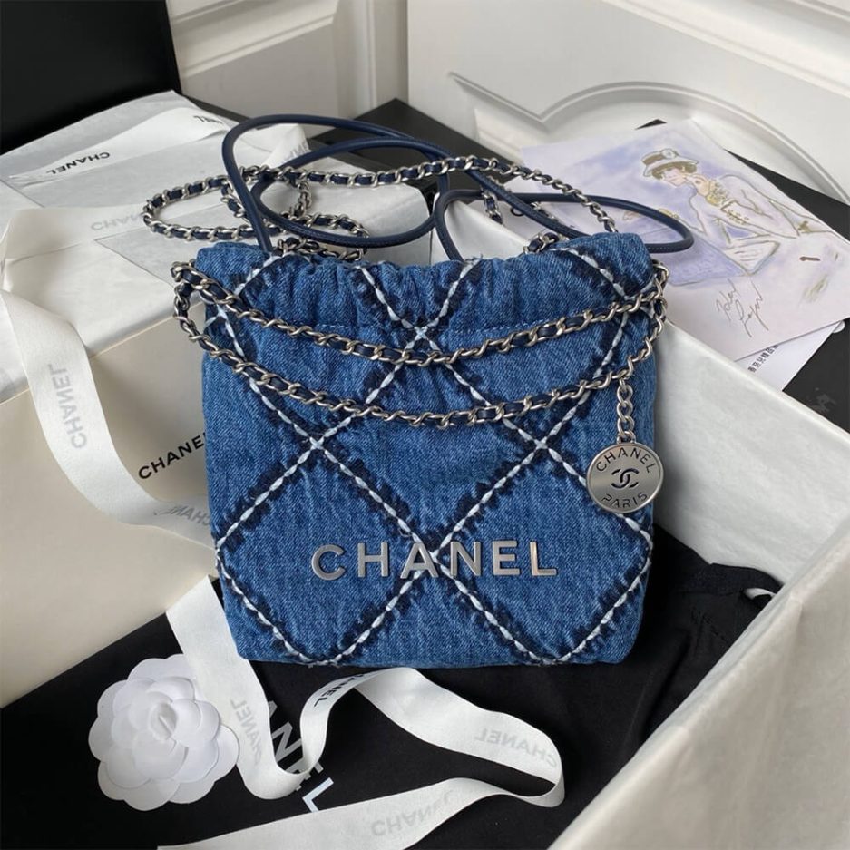 CHANEL 22 MINI HANDBAG