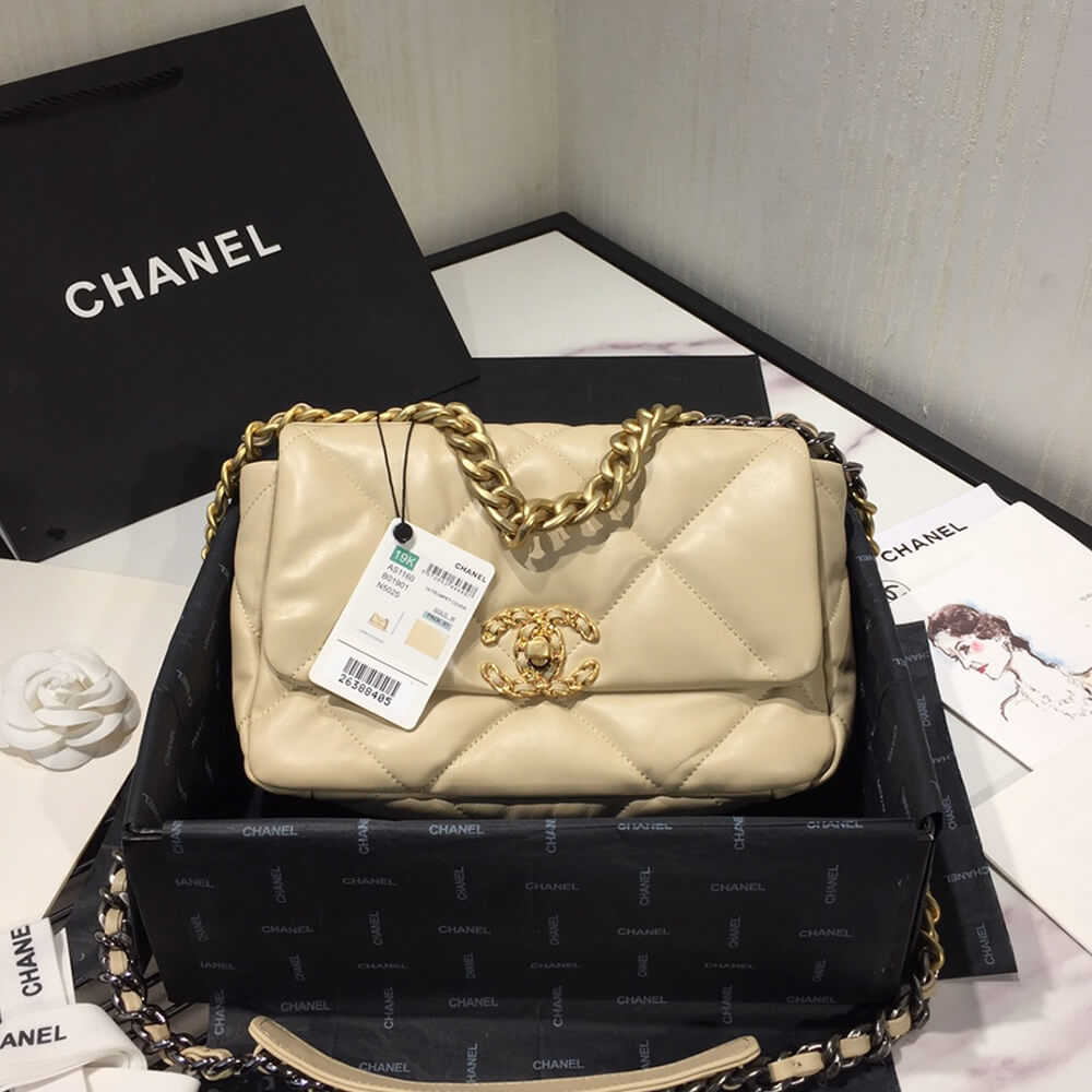 CHANEL 19 Small Flap Bag