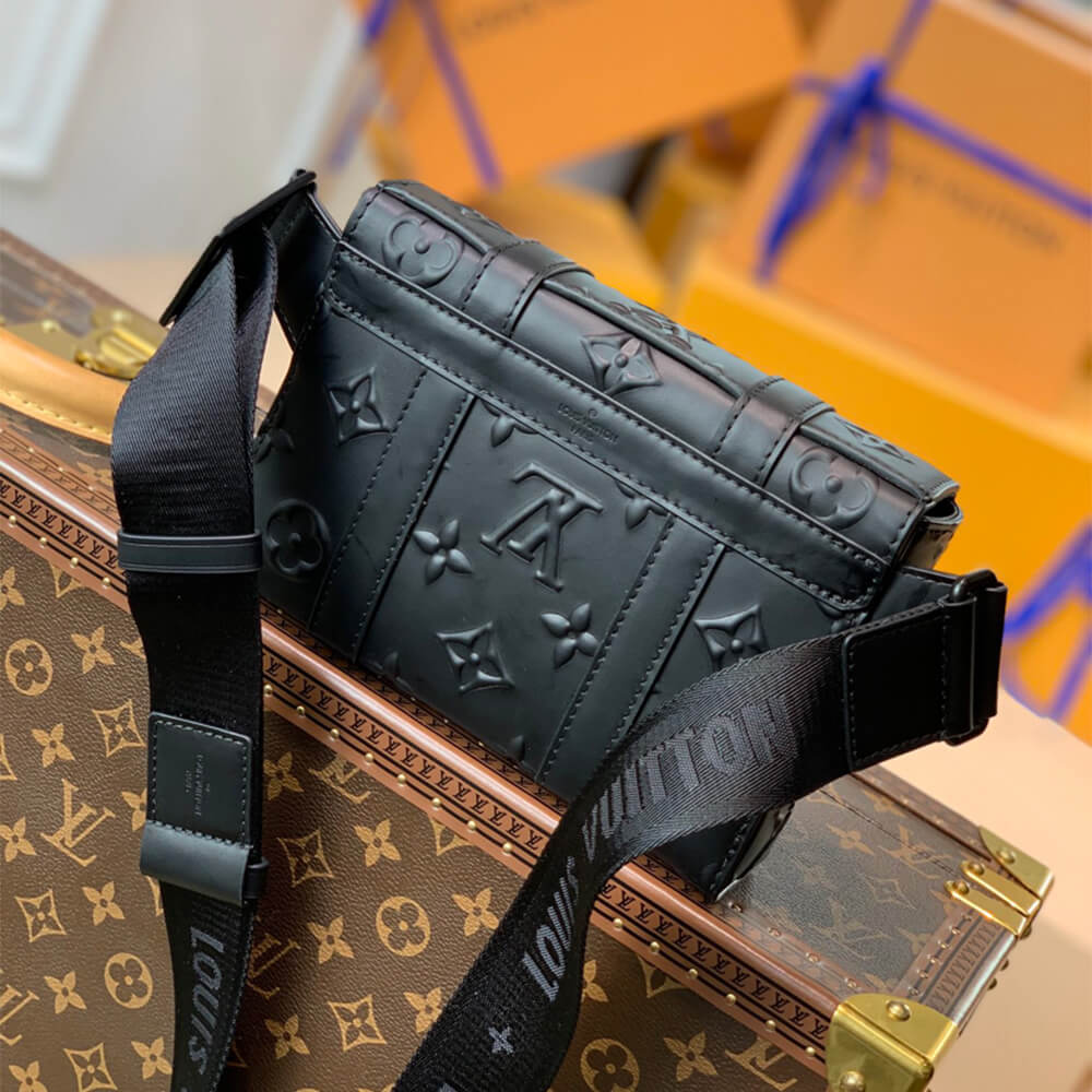 LV TRUNK SLINGBAG