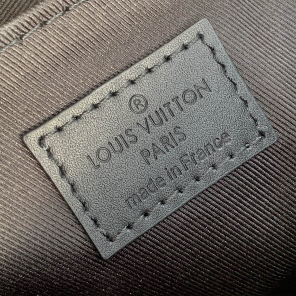 LV TRUNK SLINGBAG