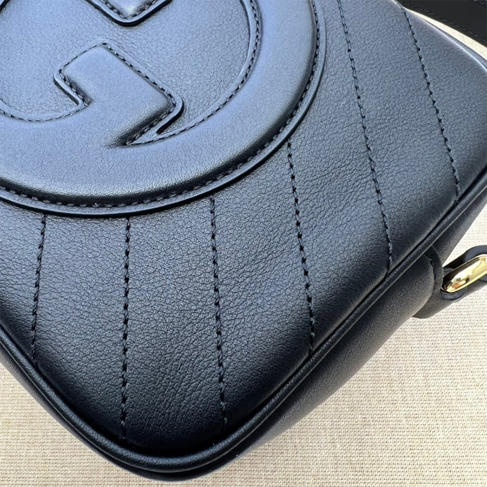 Gucci Blondie small shoulder bag