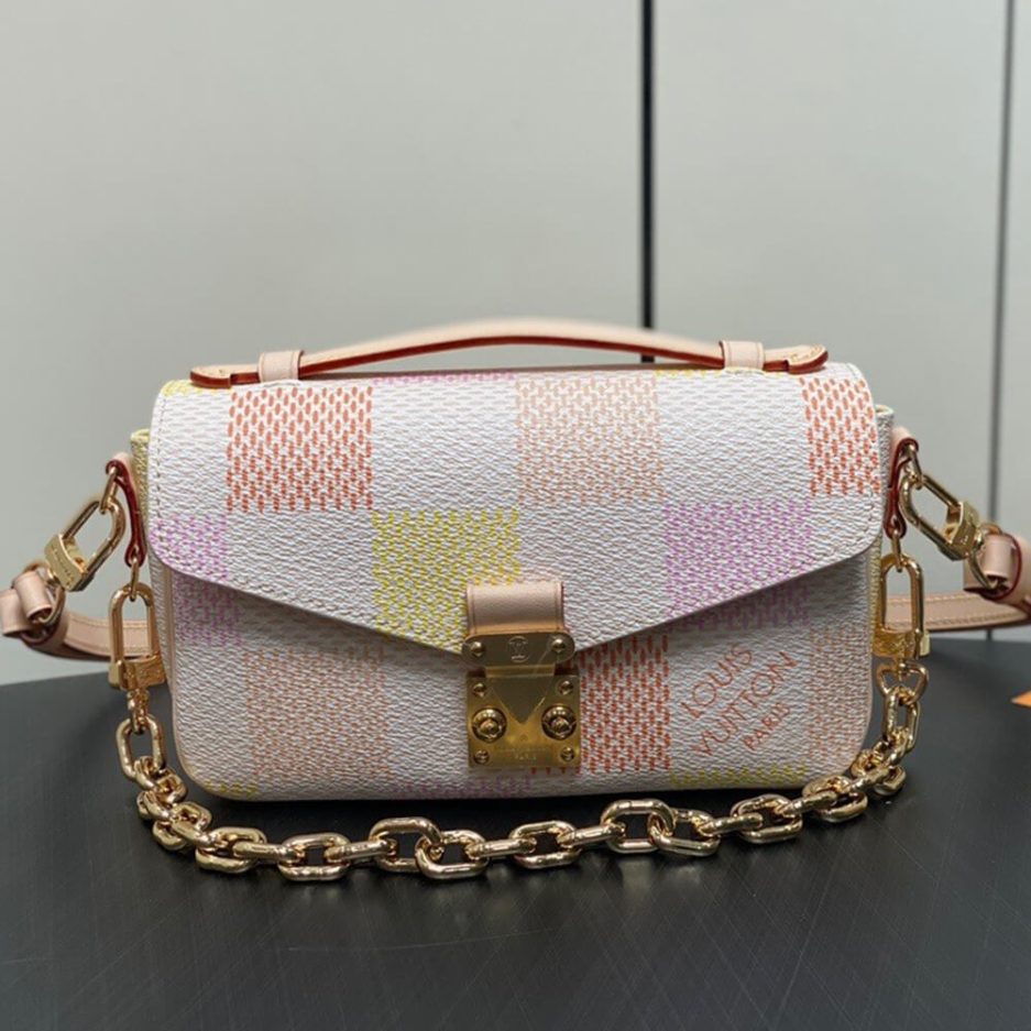 LV Pochette Metis East West