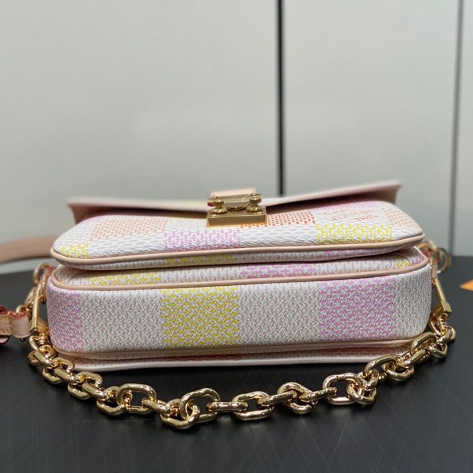 LV Pochette Metis East West