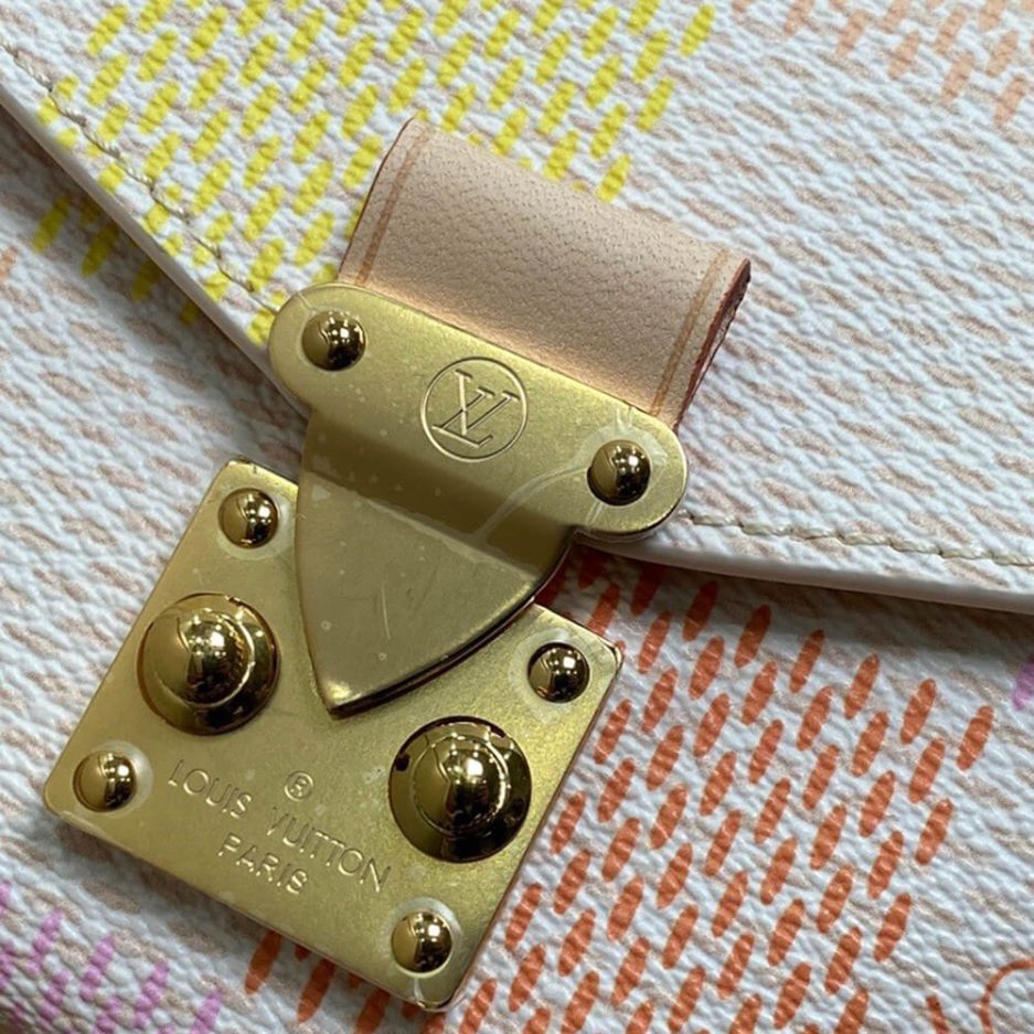 LV Pochette Metis East West