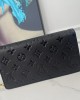 LV Wallet On Chain Lily