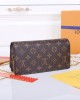 LV Wallet On Chain Lily