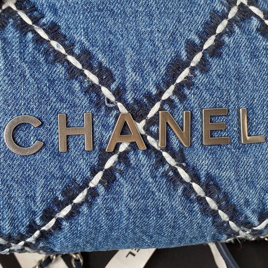 CHANEL 22 MINI HANDBAG