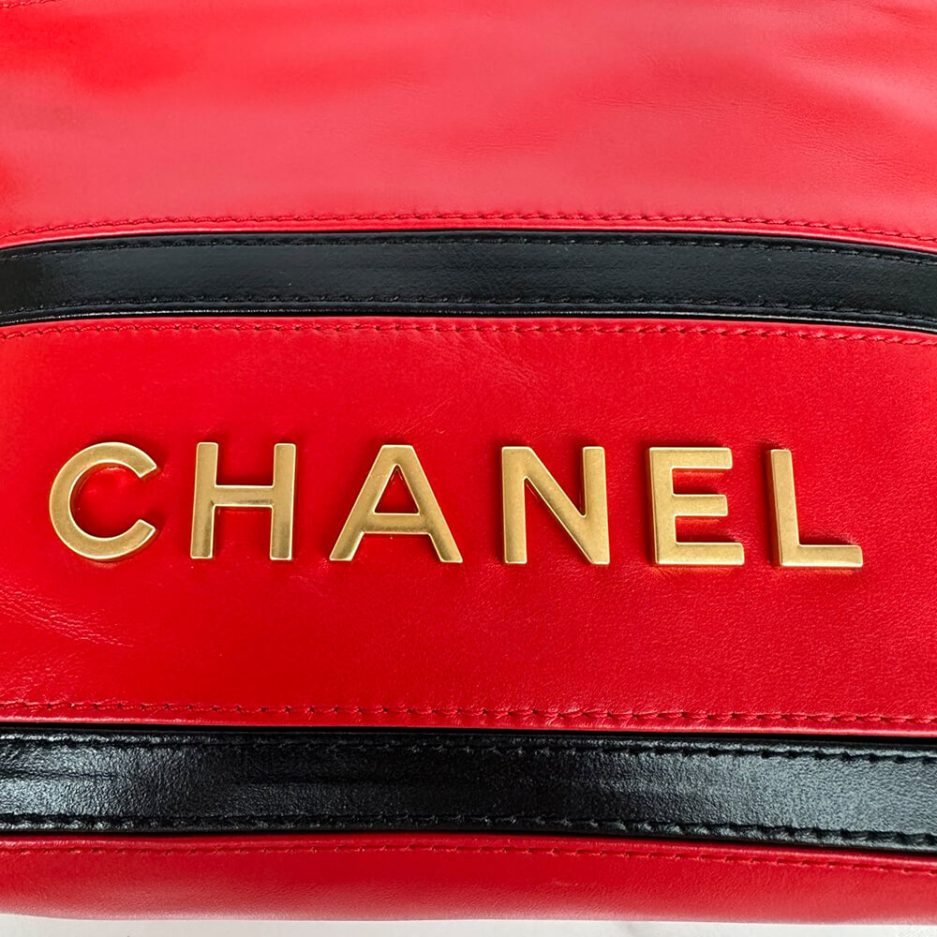 CHANEL 22 MINI HANDBAG