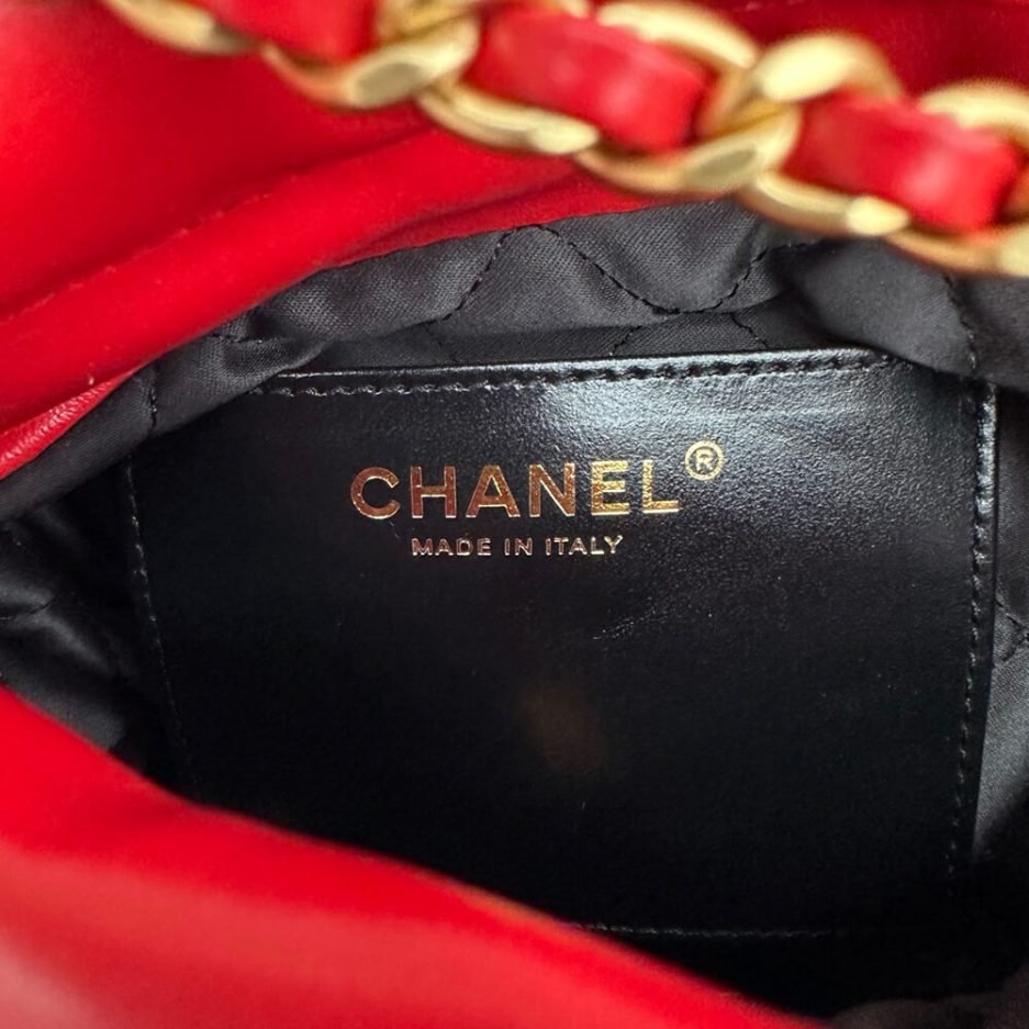 CHANEL 22 MINI HANDBAG