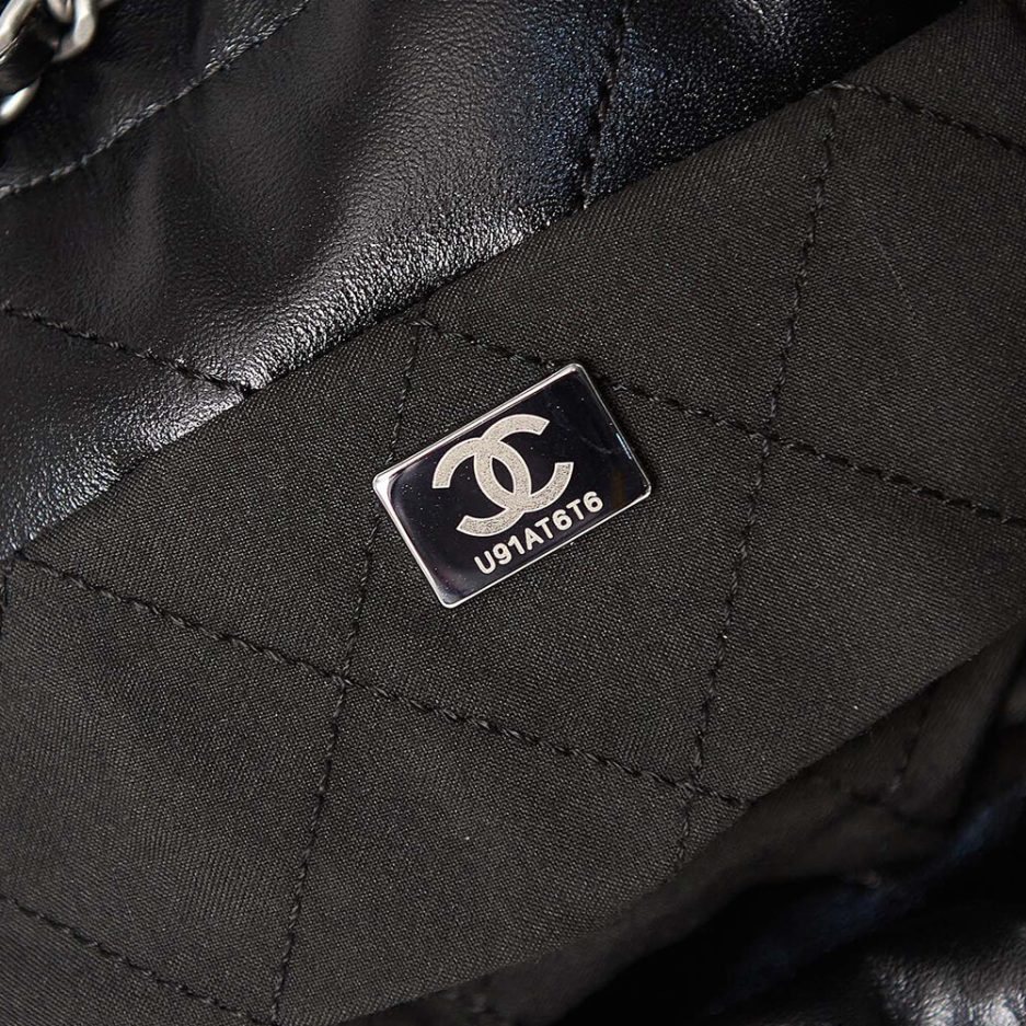 CHANEL 22 MINI HANDBAG