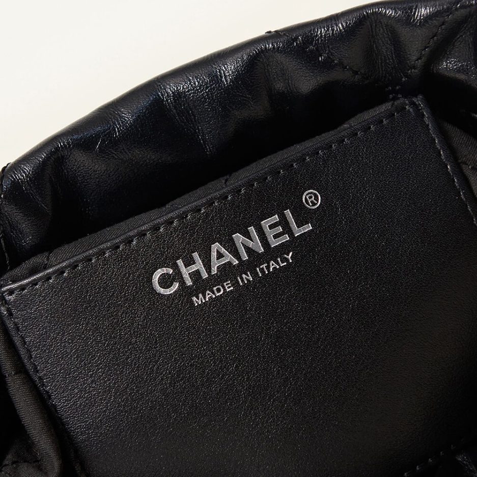 CHANEL 22 MINI HANDBAG